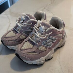 New Balance Kids' Lavender and Cream Sneakers